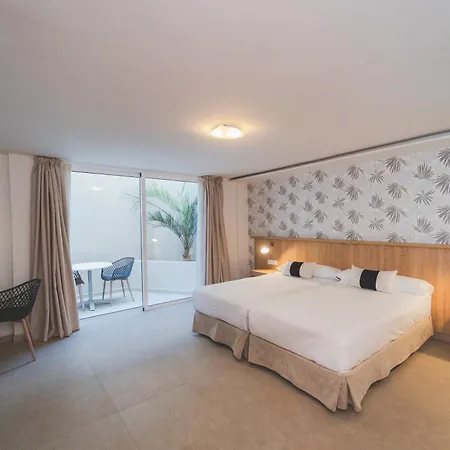 洛杉矶奥利沃斯海滩度假公寓 3* 阿德耶