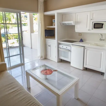 洛杉矶奥利沃斯海滩度假公寓 3* 阿德耶