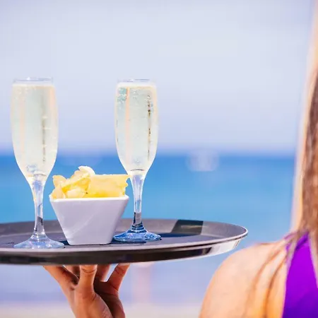 洛杉矶奥利沃斯海滩度假公寓 3* 阿德耶